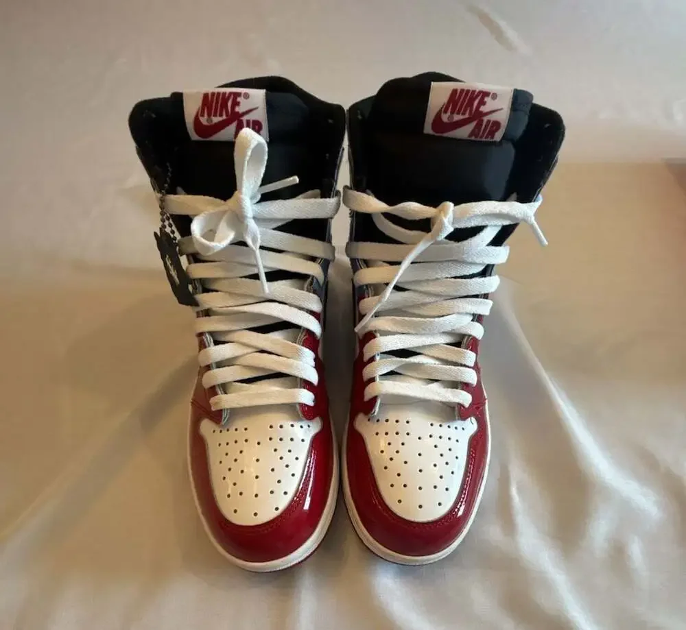 Nike Air Jordan 1 Retro High OG Fearless UNC Chicago CK5666-100